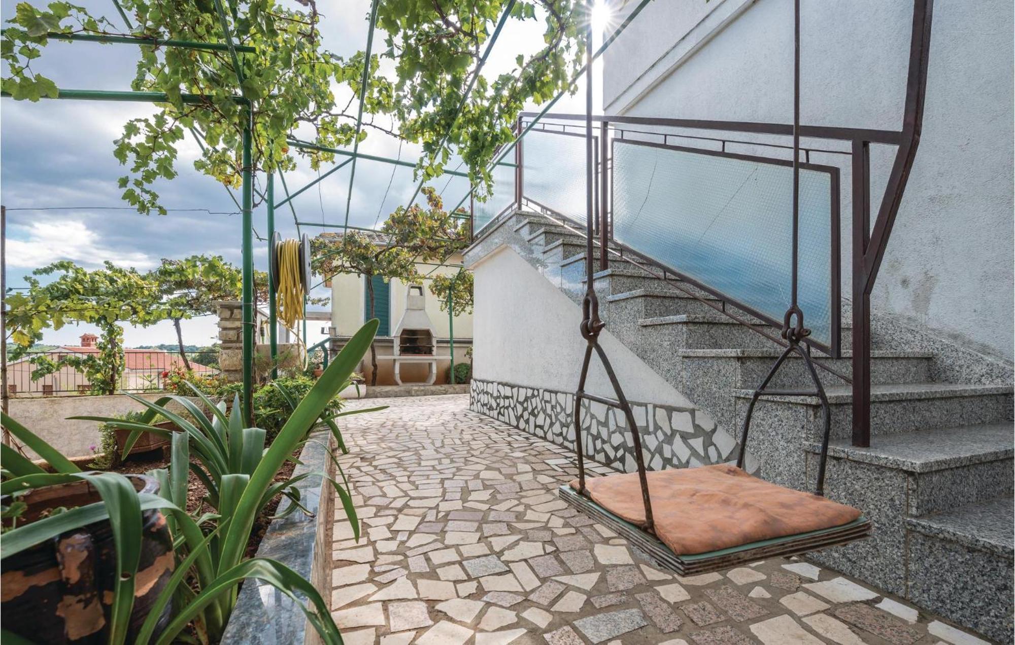 1 Bedroom Cozy Apartment In Pula Exterior foto
